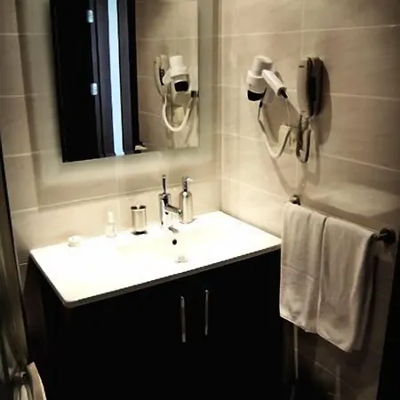 Pen Hotel 3*